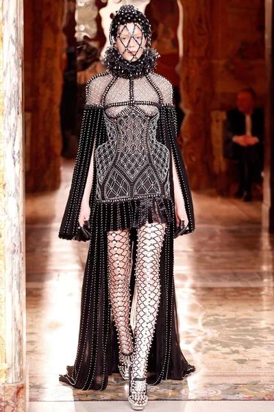 Look 5